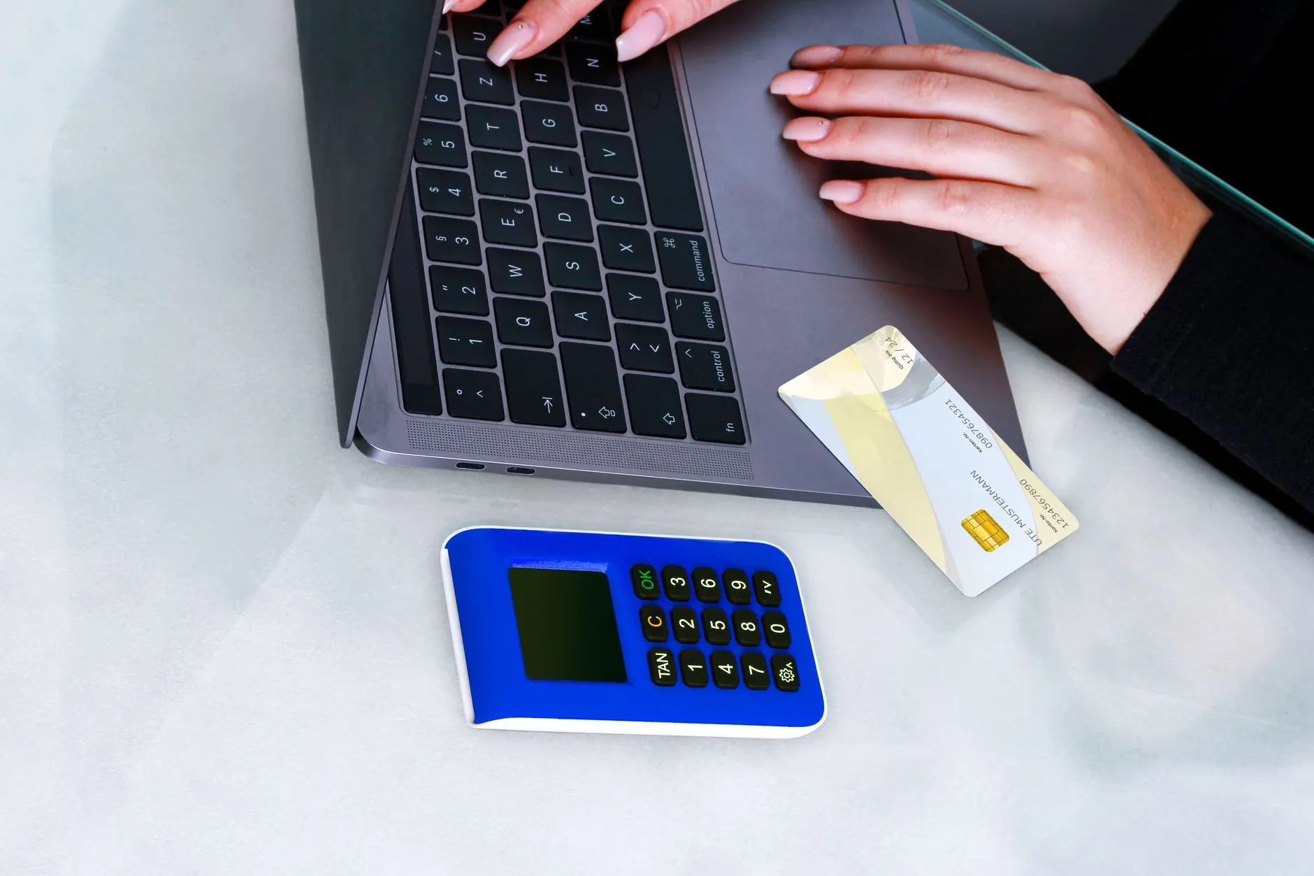 广东加密狗选型指南：USB Key与智能卡读卡器技术参数对比正文配图 1