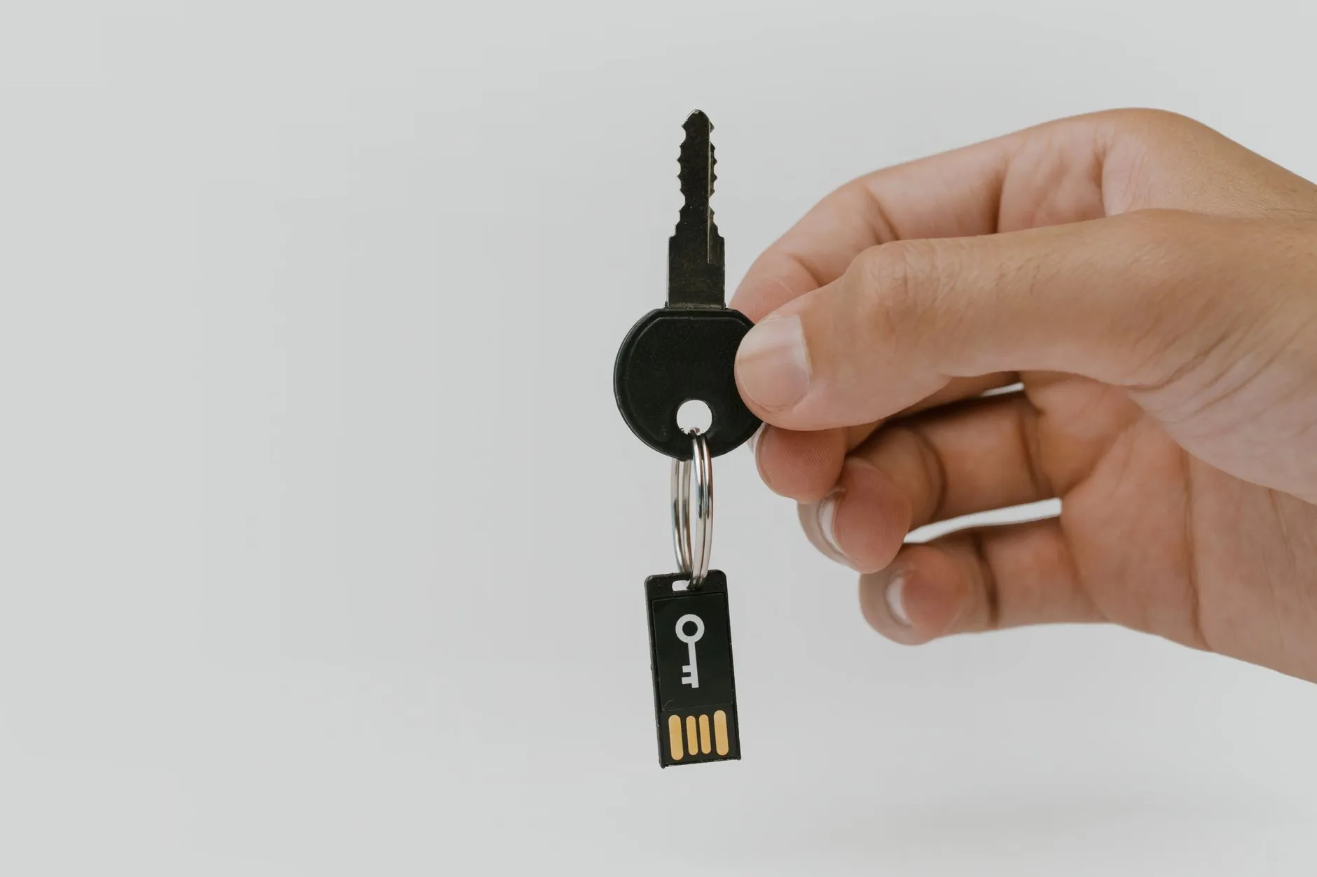 广东加密狗选型指南：USB Key与智能卡读卡器适用场景解析正文配图 1
