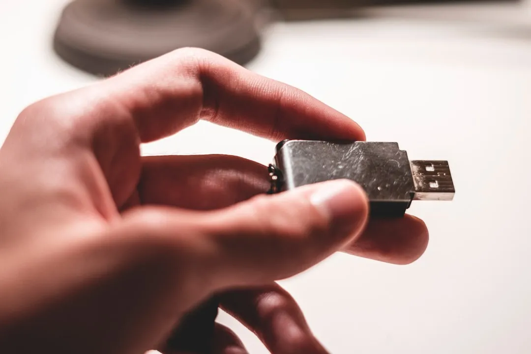 软件授权锁与USB Key在工业软件中的选型要点分析封面图